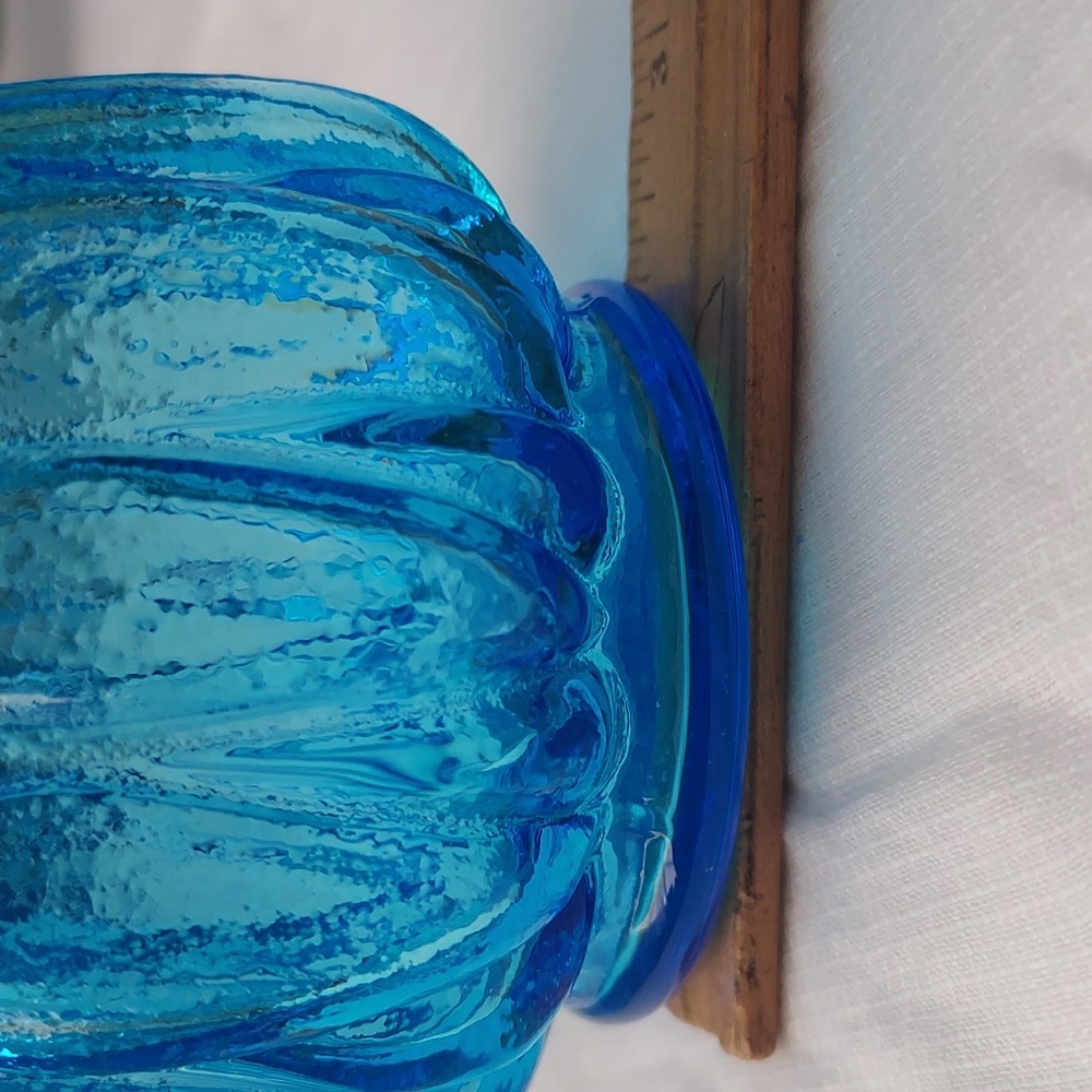 Turquoise blue ๐ Vintage glass pitcher vase with wide mouth spout - Picture 15 of 16